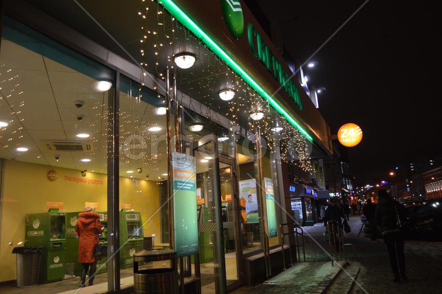 Казань - старинный и современный город освещений ночными огнями. 