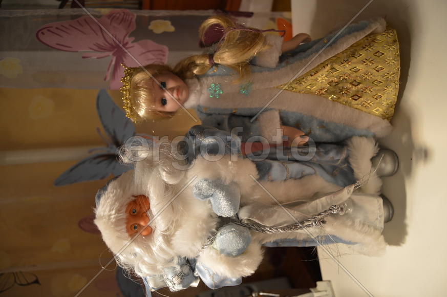 Новогодние игрушки. Снегурочка и Дедушка Мороз 