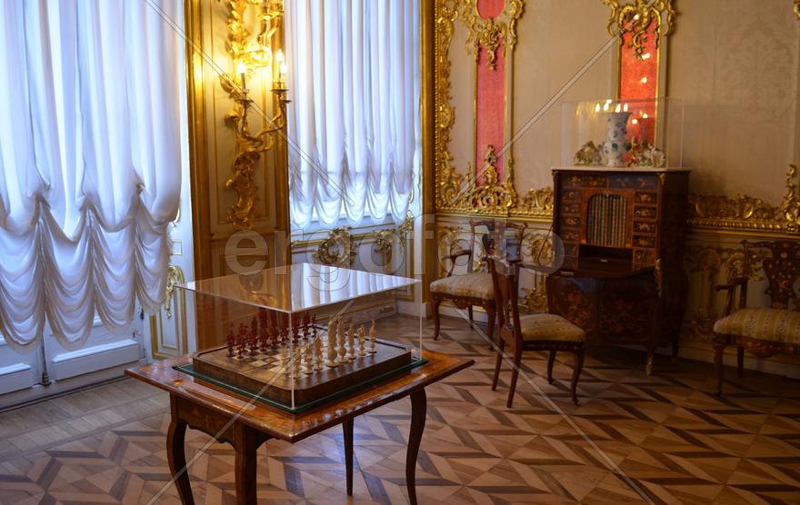 Царское село, Екатерининский дворец. Малиновая столовая