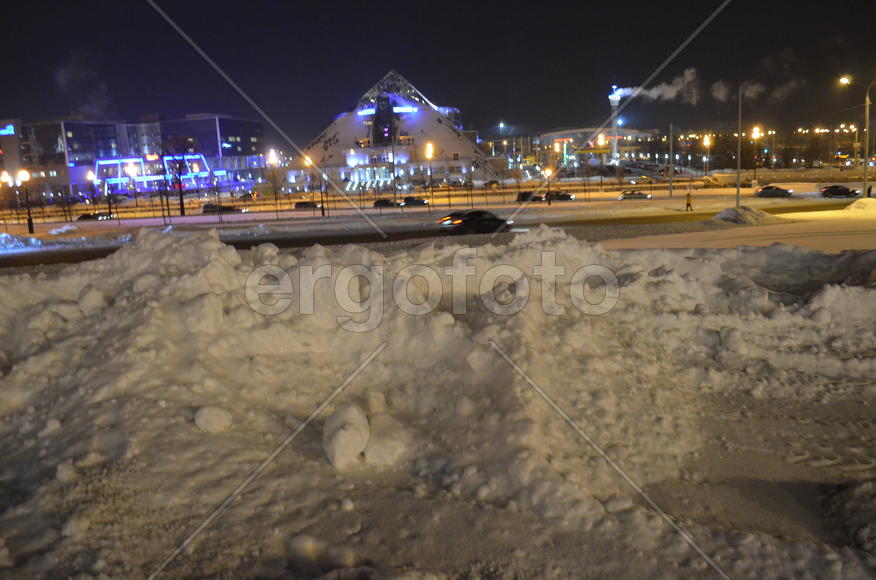 Ночная Казань: Пирамиды