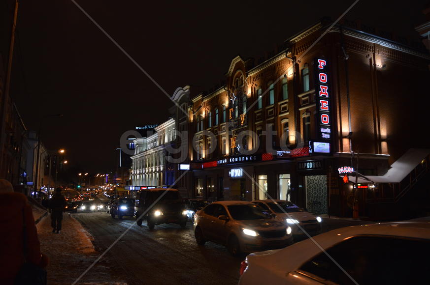 Казань - старинный и современный город освещений ночными огнями. 