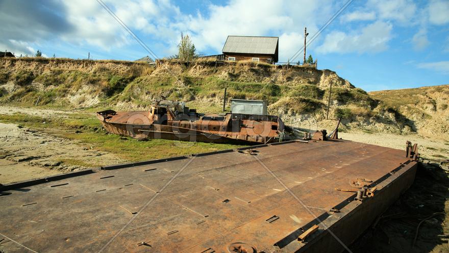 Дом на склоне