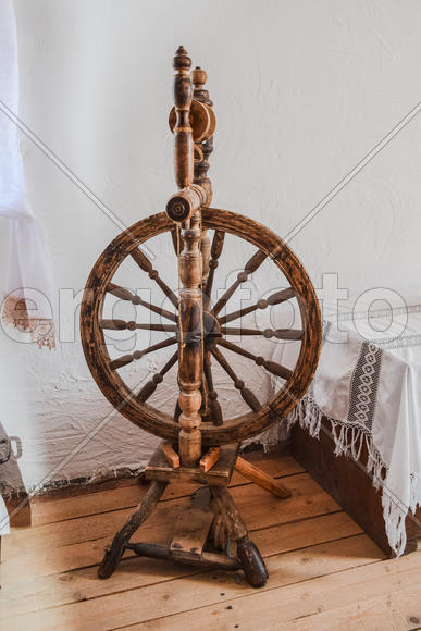Деревянная прялка начало 20-го века 