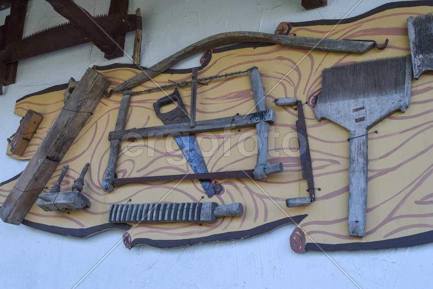 Инструменты, используемые в управлении домашнего хозяйства.