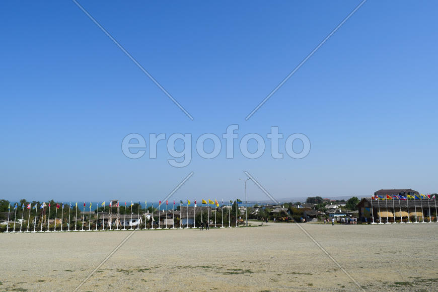 Музей Атамань. деревня и вид на море с высоты холма.