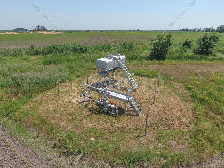 Equipment of an oil well. Shutoff valves and service equipment.