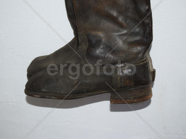 Старинные кожаные сапоги 