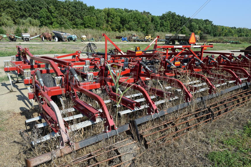 Trailer Hitch for tractors and combines. Trailers for agricultural machinery.