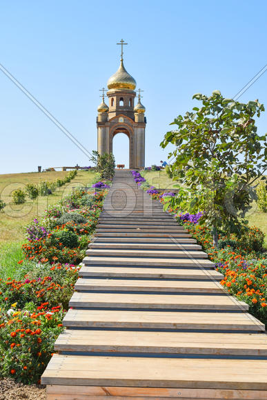 Православная часовня на холме. Скиния в казачьей станице Атамань.