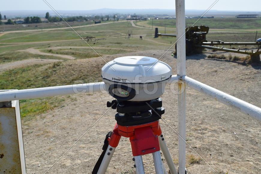 Применение устройства для измерения теодолитом.