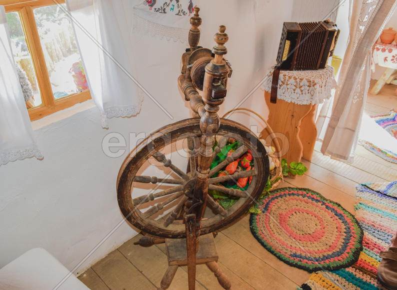 Деревянная прялка начало 20-го века 
