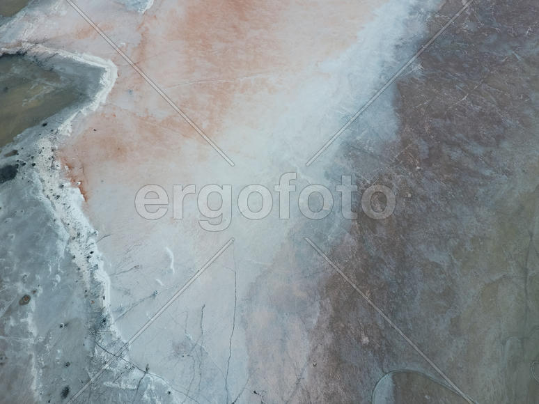 Озеро на Азовском побережье бывшего лимана. Вид сверху