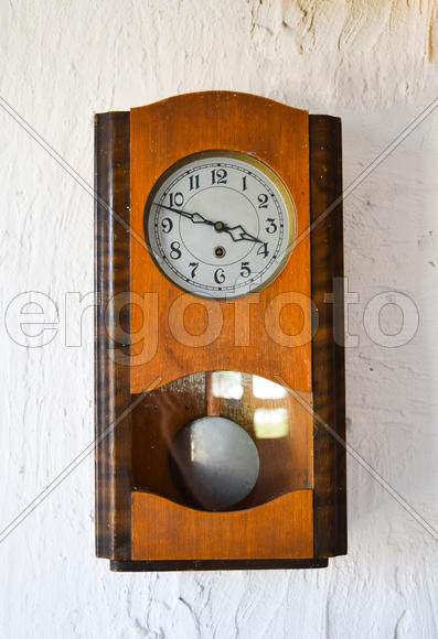 Античные старинные часы. Часы начала двадцатого века.