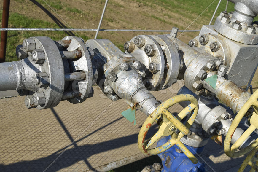 Нефтяная скважина. Оборудование и технологии на нефтяных месторождениях.