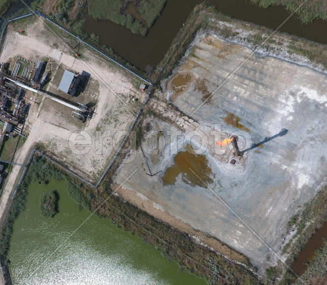 System of a torch on an oil field. Area flare system.