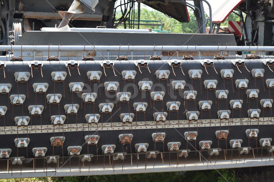 Trailer Hitch for tractors and combines. Trailers for agricultural machinery.