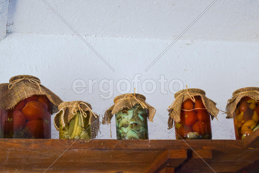 Домашние консервы из овощей. Запасы продовольствия жителей русской деревни.