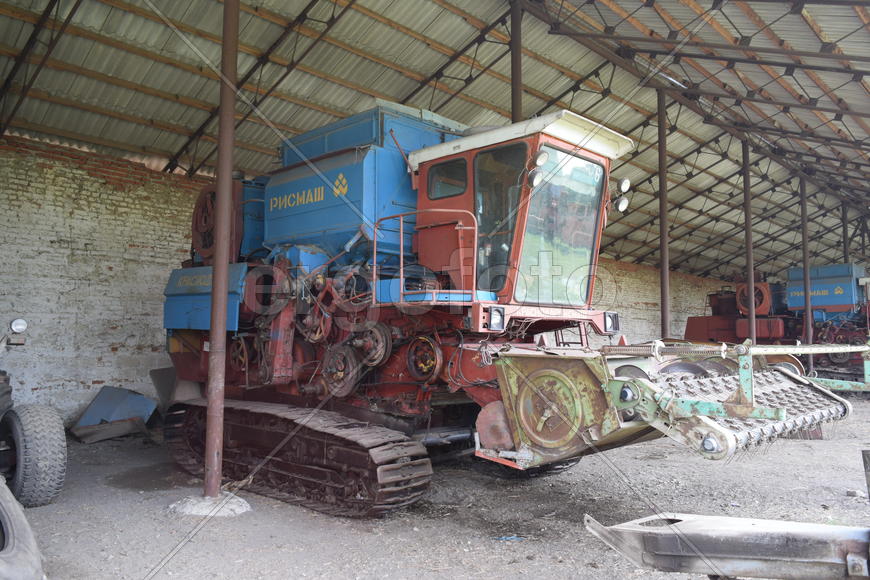 Combine harvester. Agricultural machinery for harvesting from the fields.