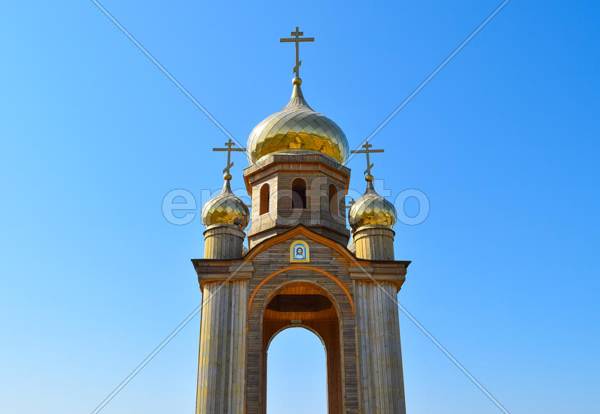 Православная часовня на холме. Скиния в казачьей станице Атамань.