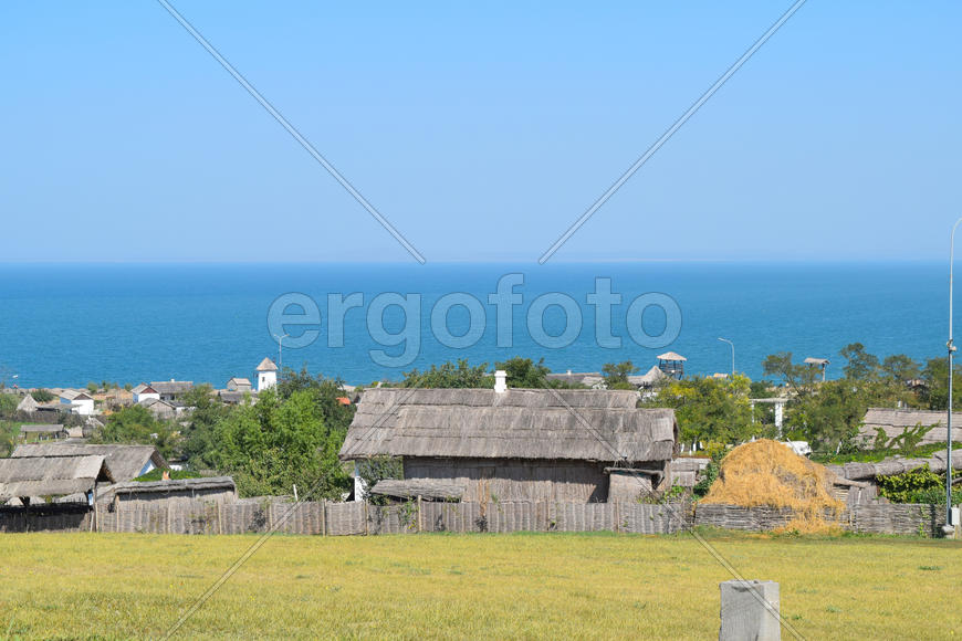 Музей Атамань. деревня и вид на море с высоты холма.