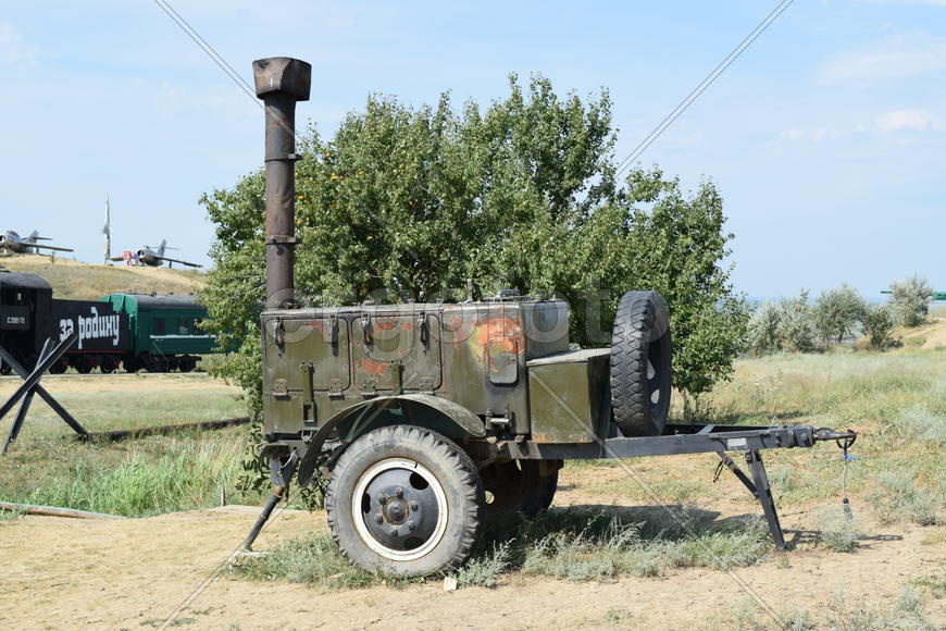 Открытая кухня. Повозка с полевой кухней для солдат.