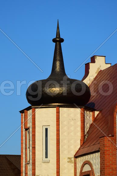 Украшения на фасаде здания 