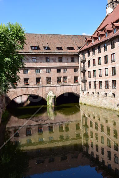 Германия - город Нюрнберг. Фасад старинного здания 