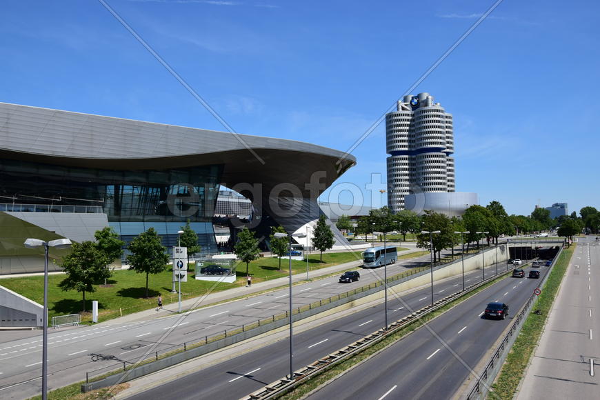 Германия, Мюнхен. Главный офис компании BMW