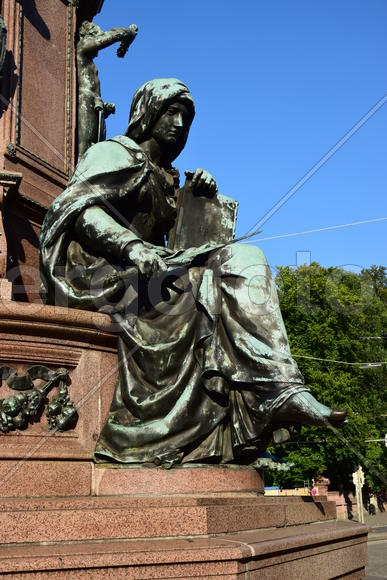 Германия. Мюнхен. Скульптура мужчины 