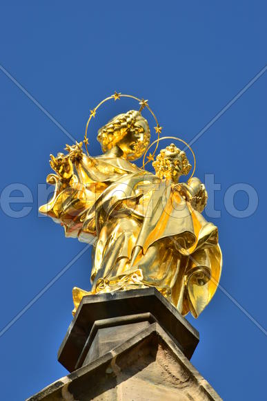 Германия - город Бамберг. Золотая статуя 