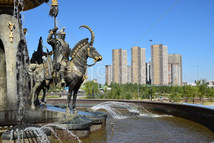 Астана - уличная скульптура. Достопримечательности Казахстана. 