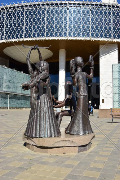 Астана - уличная скульптура. Достопримечательности Казахстана. 