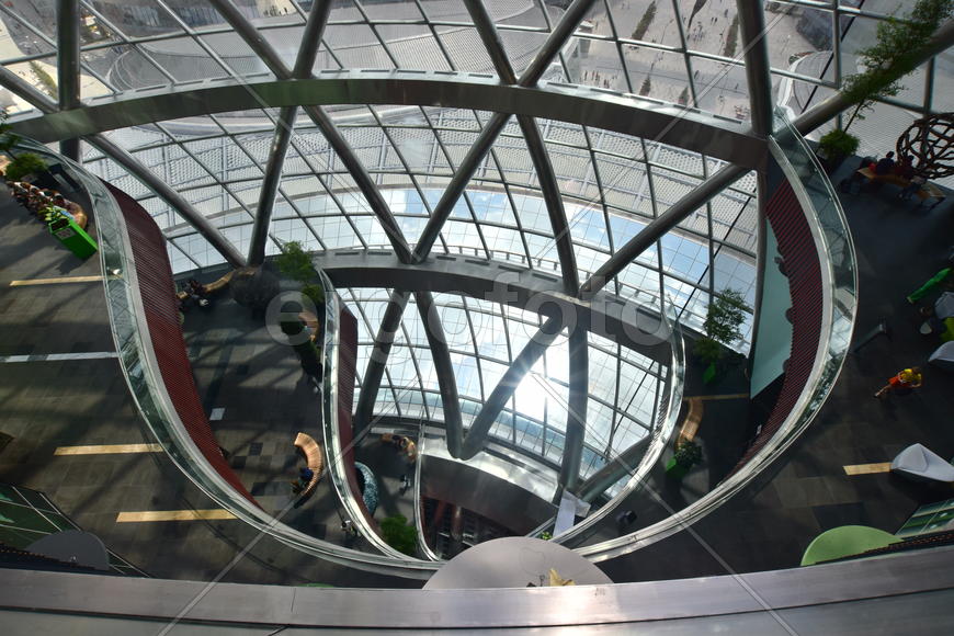 Интерьер стеклянной сферы "Нур-Алем". Казахстан