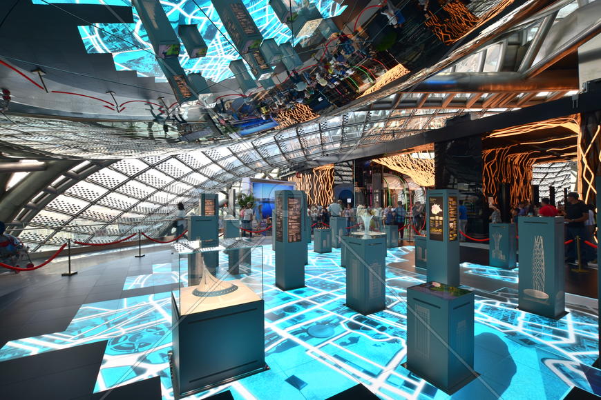 Интерьер стеклянной сферы "Нур-Алем". Казахстан