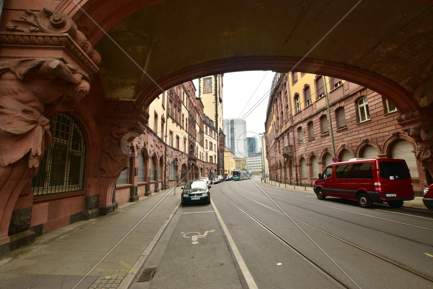 Германия, Франфурт-на-Майне Вид из под моста