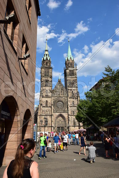 Германия - город Нюрнберг. Фасад здания 