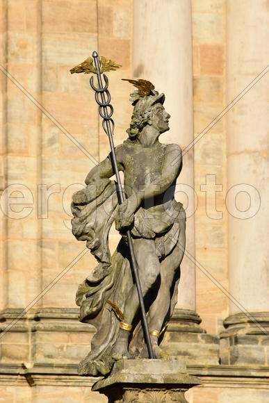 Германия - город Бамберг. Скульптура мужчины 