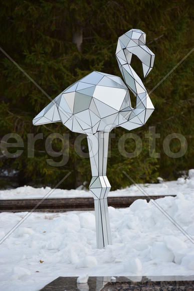 Астана - уличная скульптура из зеркал 