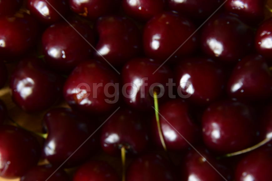 Спелая черешня 