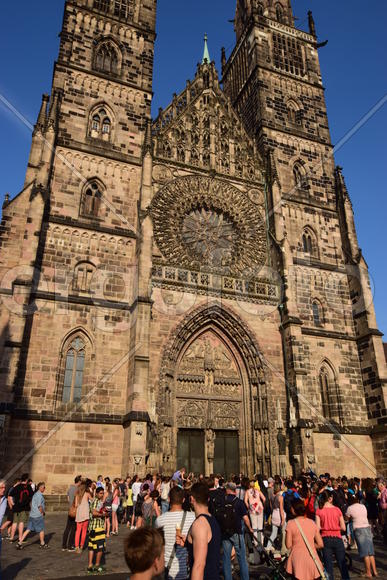 Германия - город Бамберг. Фасад старинного замка 