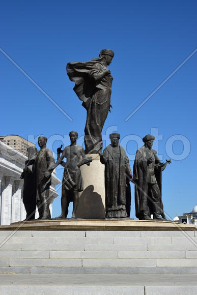 Астана - уличная скульптура. Достопримечательности Казахстана. 