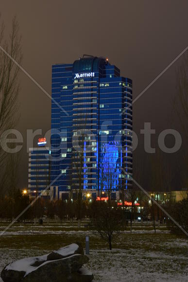 Астана. Современная архитектура города ночью 