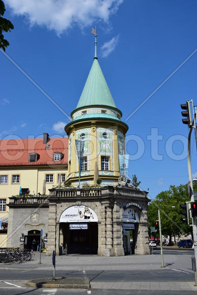 Германия. Мюнхен. Башня старинного здания 