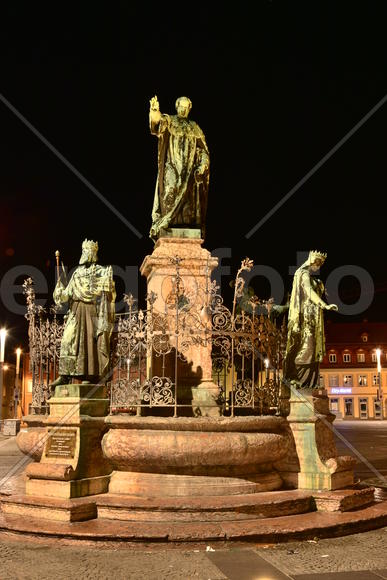 Германия - город Бамберг. Ночной город 