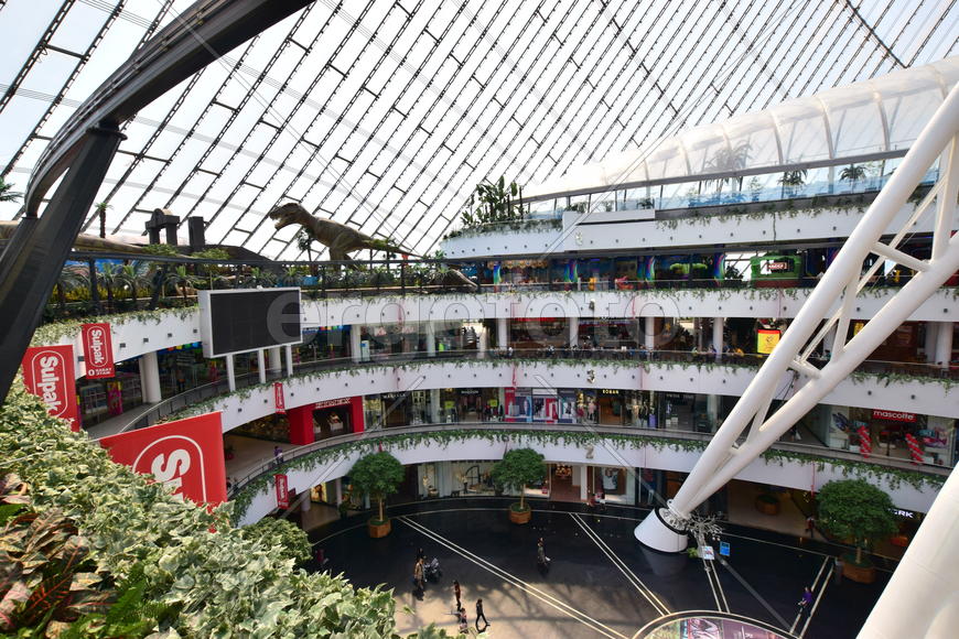 Интерьер торгового центра "ХАН-ШАТЫР" в Астане