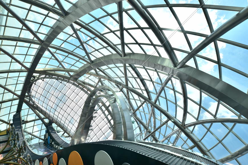 Интерьер стеклянной сферы "Нур-Алем". Казахстан