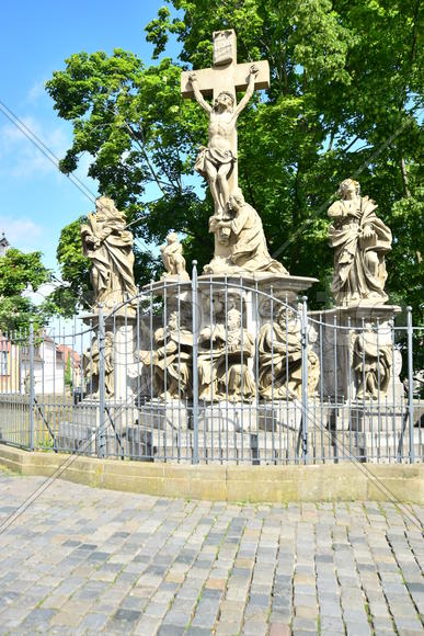 Германия - город Бамберг. Скульптуры святых 