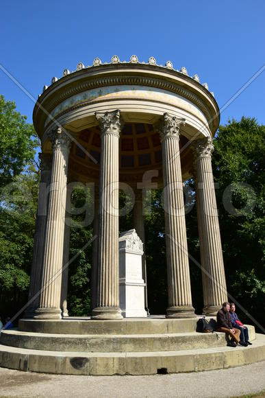 Беседка на территории дворах "Нимфенбург". Германия