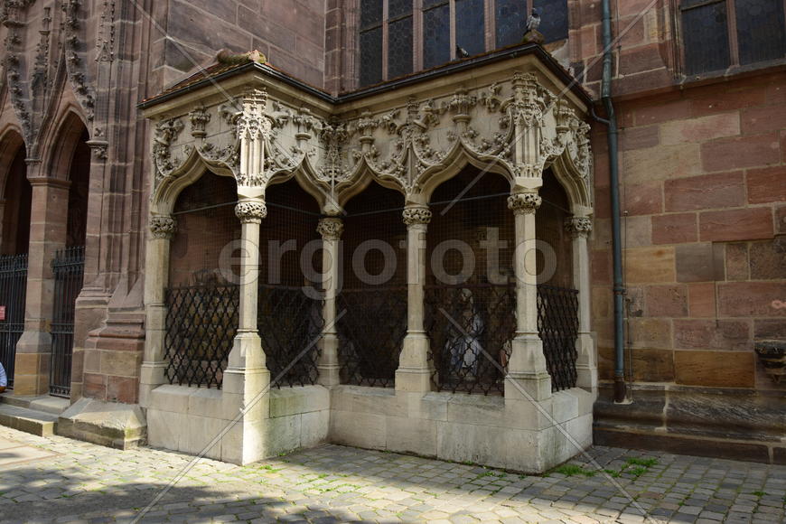 Германия - город Нюрнберг. Фасад здания 