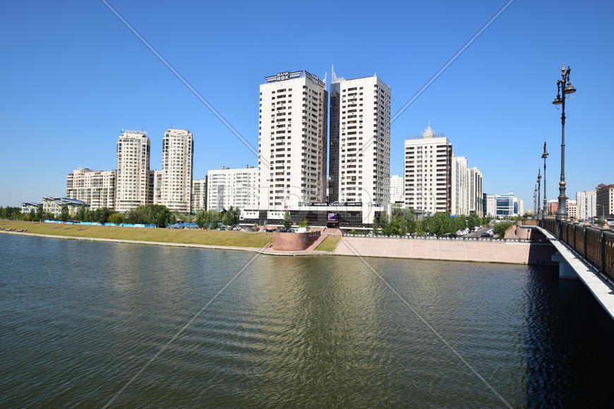 Астана - многоэтажные современные здания. Казахстан 